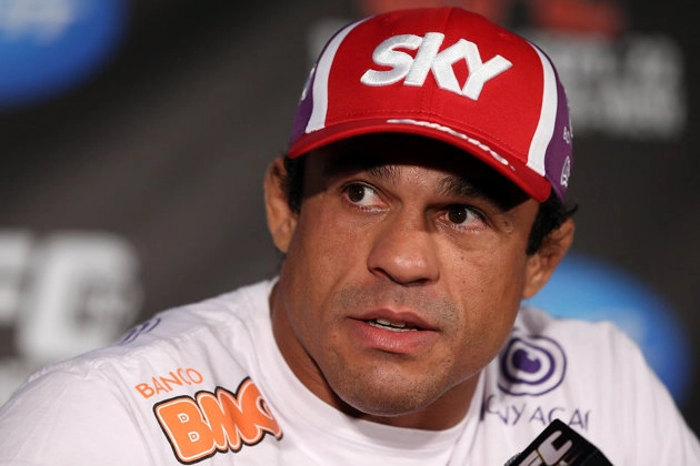 UFC 173 Vitor Belfort está fora e Chris Weidman enfrentará Lyoto