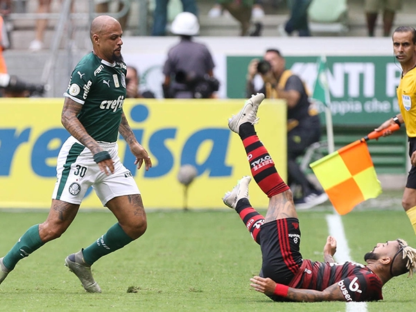 Criticado Pela Torcida Do Palmeiras Felipe Melo Explica Foto Do Filho