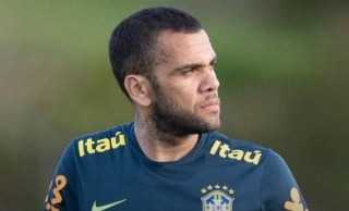 Site vaza suposta nova camisa azul da seleção brasileira