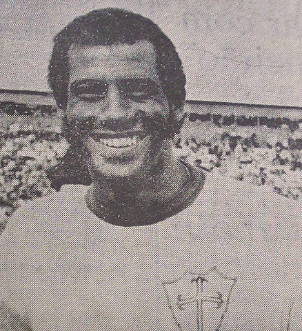 Carlos Alberto Torres com a camisa da Portuguesa de Desportos na reinauguração do Estádio Oswaldo Teixeira Duarte, em 1972. Foto enviada por Walter Roberto Peres