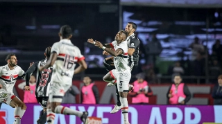 Equipe mineira se deu melhor no confronto da ida, no MorumBis. Foto: Pedro Souza/Atlético