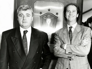 Ricardo Teixeira e Paulo Roberto Falcão em 1990. Foto: Reprodução