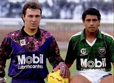 Velloso e Roberto Carlos, então no União São João de Araras (SP), em 1992. Reprodução