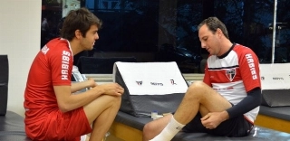 Com classificação para a Libertadores, Kaká espera que Rogério Ceni atrase a aposentadoria