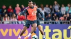Sob olhar de Caboclo, Tite indica Alex Sandro como titular em final
