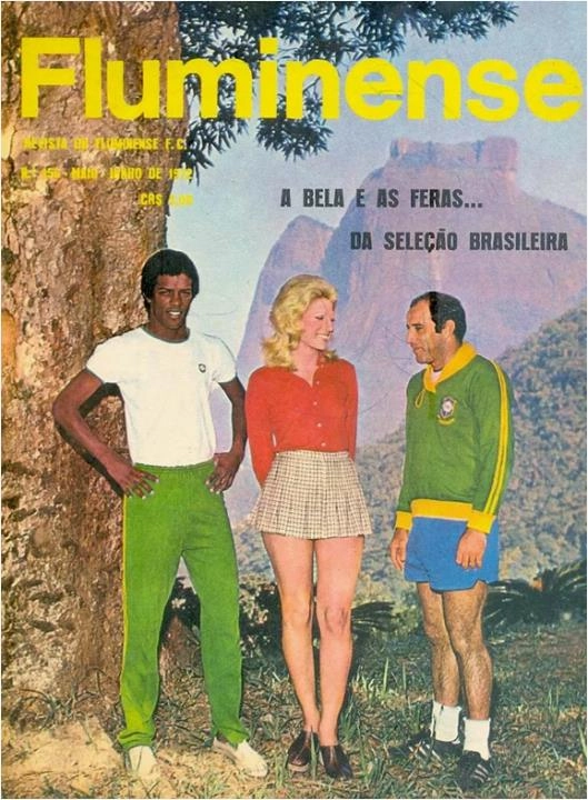 A modelo ao lado de Marco Antonio e Gérson, craques do Flu na década de 70, na capa da Revista do Fluminense