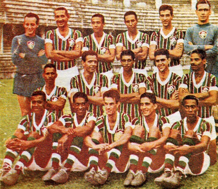 Este é o Fluminense vice-campeão carioca de 1957. Em pé estão Vitor Gonzales, Pinheiro, Altair, Jair Santana, Roberto e Castilho; ajoelhados estão Paulinho, Paulo (lateral, reserva de Altair), Jair Francisco, Cacá e Robson; sentados estão Clóvis, Valdo, Telê Santana, Léo e Escurinho