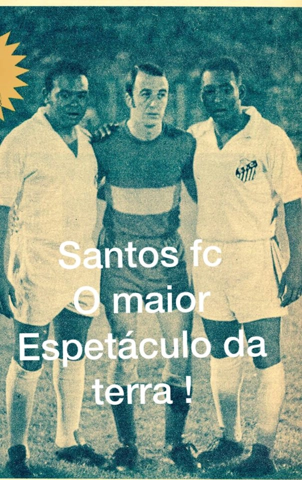 O Santos em Mar del Plata para enfrentar o Boca Juniors em 1970. Da esquerda para a direita: Coutinho, Madurga e Pelé. Foto publicada no Facebook da ASSOPHIS