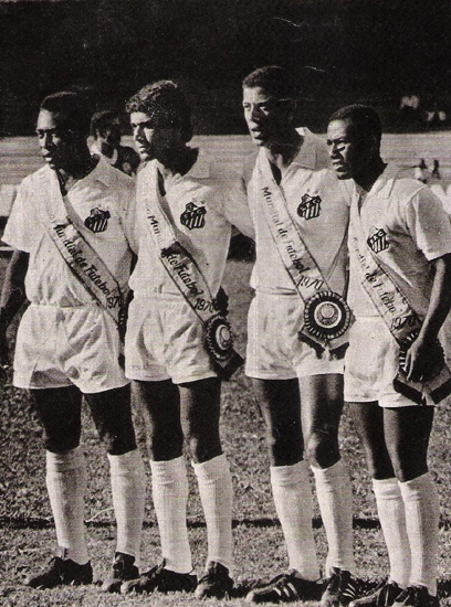 Da esquerda para a direita, Pelé, Clodoaldo, Carlos Alberto Torres e Edu. Foto: Revista do Santos 