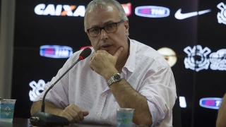 Presidente corintiano ironiza rival: "Gastou 100 milhões e não ganhou nada"
