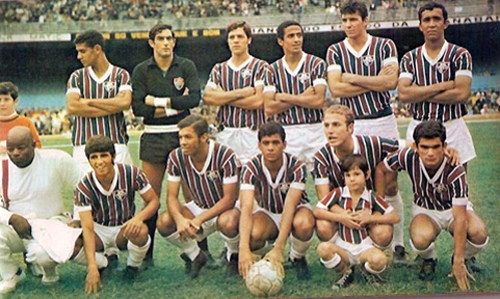 Fluminense em 1968 com Nélio, Félix, Cláudio, Altair, Galhardo e Assis em pé e Wilton, Suingue, Salvador, Samarone e Serginho agachados. Foto enviada pelo internauta Walter Roberto Peres 