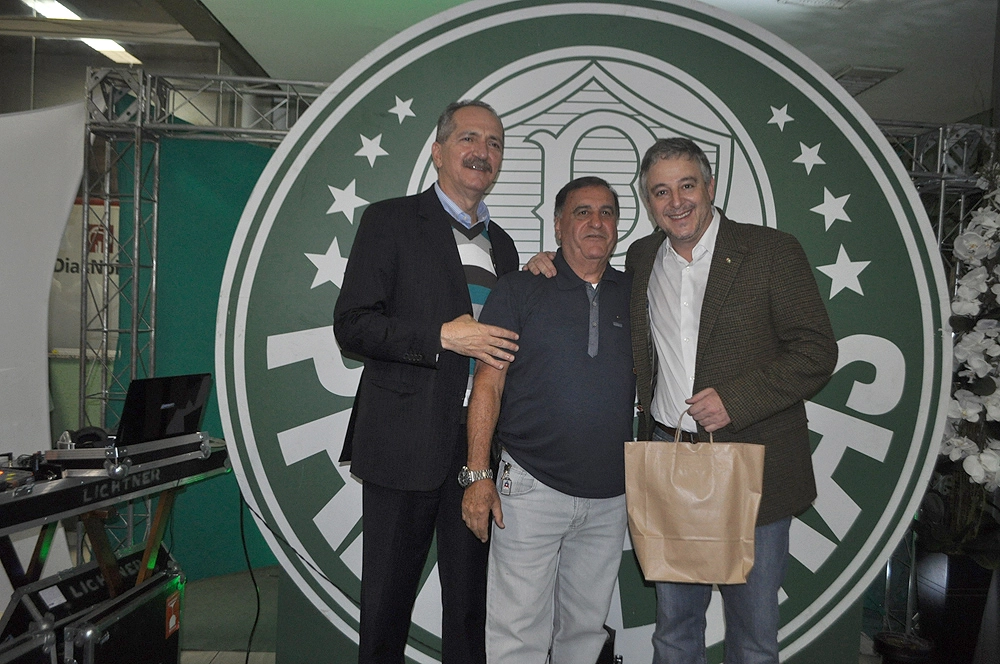 O ministro Aldo Rebelo, Bentivegna e Paulo Nobre na festa em homenagem aos ex-jogadores do Palmeiras, em 20 de setembro de 2014, no restaurante do Parque Aquático do Palestra Itália. Foto: Marcos Júnior/Portal TT