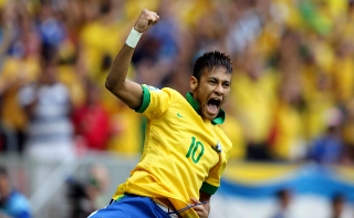 Neymar destrói recordes e mira o Rei Pelé