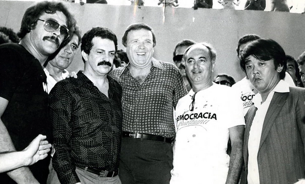 Da esquerda para a direita, o segundo é Romeu Tuma, seguido por José Maria Marin e Waldemar Pires, em 6 de março de 1983, auge da Democracia Corintiana. Foto: Luiz Carlos Murauskas Folhapress