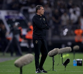 Atualmente com 72 anos, treinador segue sem clube. Foto: Rodrigo Coca/Agência Corinthians