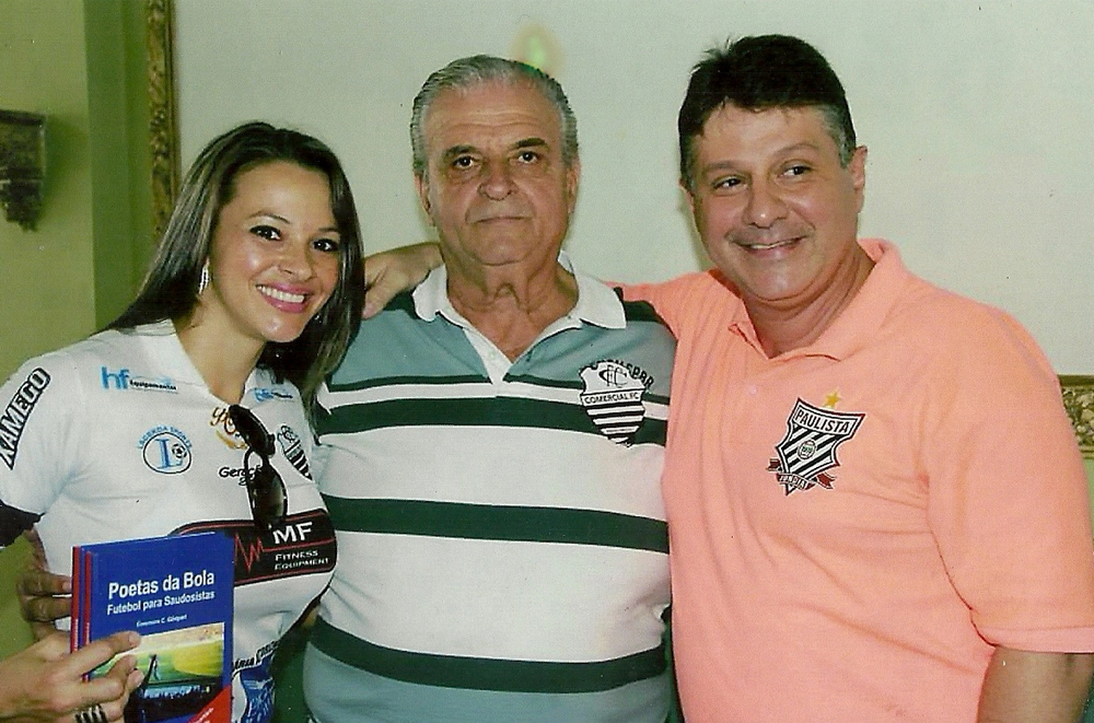 Débora Scavacine (musa do Comercial-SP), Tomires e Emerson Gaspari. Foto envida por Tomires