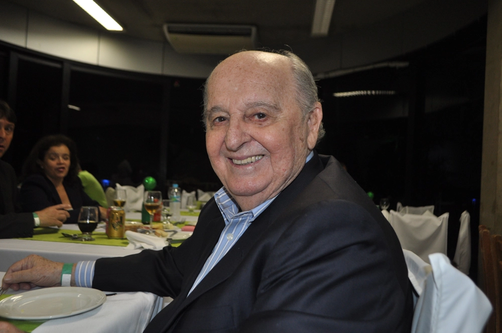 Na festa em homenagem aos ex-jogadores do Palmeiras, em 20 de setembro de 2014, no restaurante do Parque Aquático do Palestra Itália. Á sua esquerda, na foto, a sobrinha Mayra Rebelo.Foto: Marcos Júnior/Portal TT