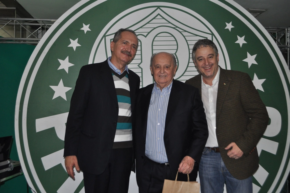 Aldo Rebelo, Rubens Minelli e Paulo Nobre na festa em homenagem aos ex-jogadores do Palmeiras, em 20 de setembro de 2014, no restaurante do Parque Aquático do Palestra Itália. Á sua esquerda, na foto, a sobrinha Mayra Rebelo.Foto: Marcos Júnior/Portal TT