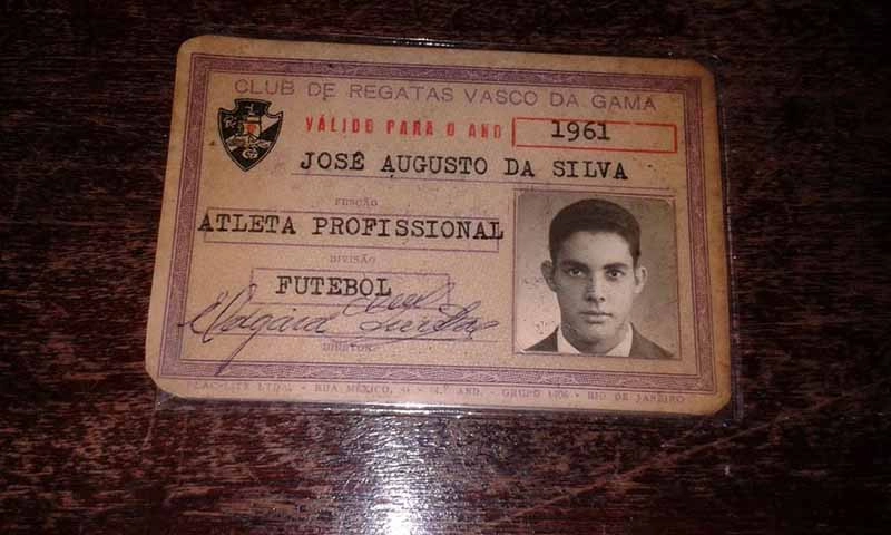 Carteirinha profissional de Ita, então no Vasco, em 1961. Arquivo pessoal de Ita