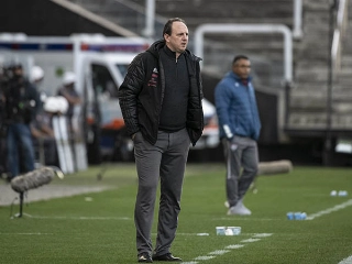 Ex-treinador do Flamengo despertou interesse em Cruzeiro, Bahia e mais uma equipe. Foto: Alexandre Vidal/Flamengo