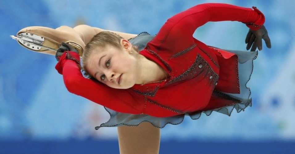 Brilho de jovem russa de 16 anos domina o primeiro dia do Mundial de  Patinação Artística - Surto Olímpico