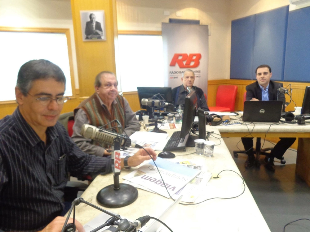 Na Rádio Bandeirantes, em 2015. Da esquerda para a direita, Flávio Pannunzio, Salomão Ésper, José Paulo de Andrade e Rafael Colombo