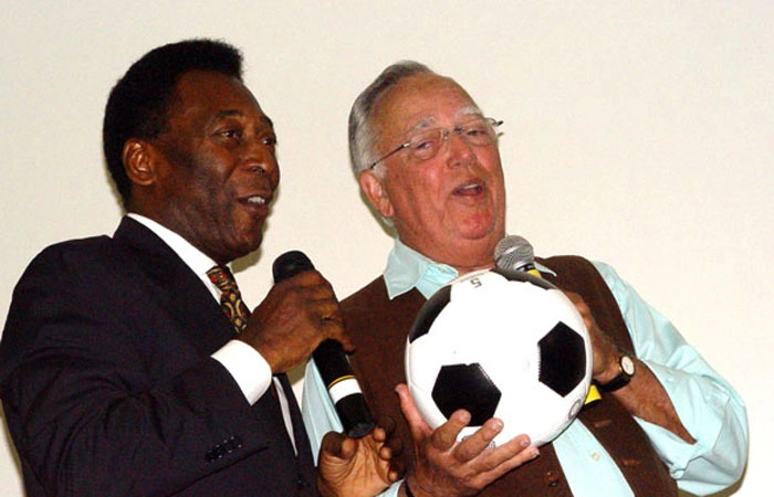 O Rei Pelé e o mestre Armando Nogueira, no museu do futebol, São Paulo. Dois gênios em suas respectivas áreas.