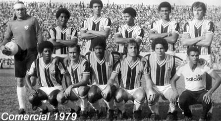 EM PÉ: Ortiz, Marco Antônio, Tim, Maurício, Léo e Calegari. AGACHADOS: Jader, Pedro Omar, Ziquita, Carlos Hansen, Vander e o massagista Toninho