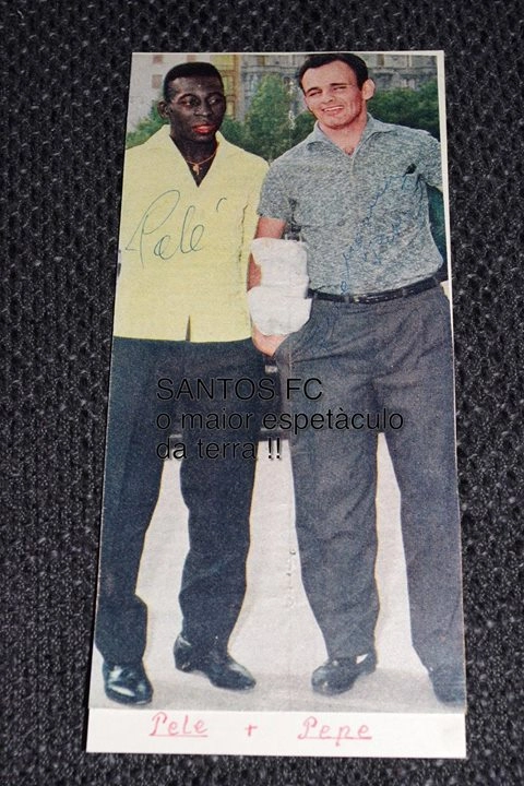 Pelé e Pepe em Milão, em 1963. Foto publicada no Facebook da ASSOPHIS
