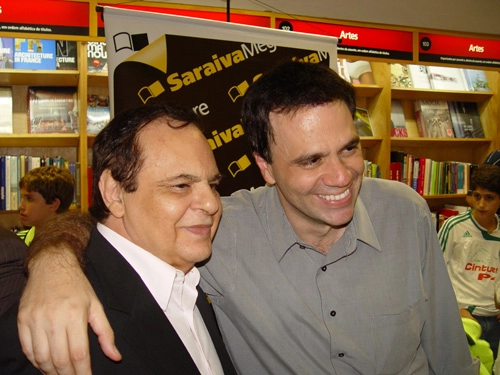 Em 16 de março de 2009 Roberto Avallone esteve presente ao lançamento do livro de Mauro Beting, 