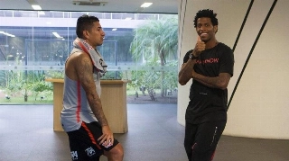 Gil ganha vaga de Henrique em 1º treino após volta ao Corinthians
