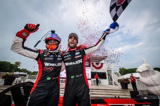 Piloto brasileiro dividiu a condução do Cadillac com o compatriota Felipe Nasr. Foto: Brian Cleary/Divulgação