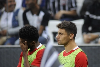 Alex lamenta: é ridículo o que estamos fazendo