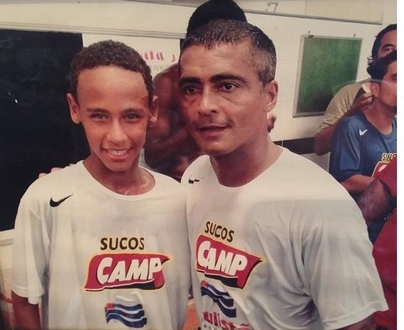 Neymar e Romário, duas gerações de craques. Foto: reprodução