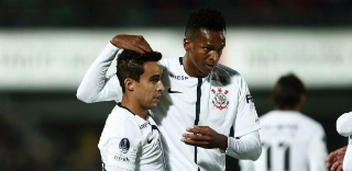Corinthians "perde" R$ 500 mil ao dizer não à Caixa e admite contrato curto