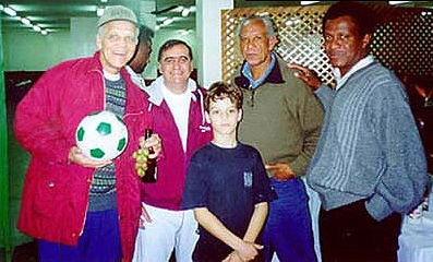 Da esquerda para a direita, na foto histórica: Ademir da Guia, o ex-jogador Bentivegna, Ademirzinho (filho do Divino), Didi (ex-volante do Verdão) e Jorge Mendonça.
