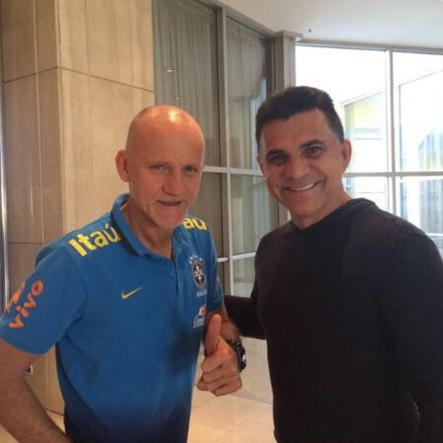 Foto de 2015, nela estão os ex-jogadores Taffarel e Ricardo Rocha.