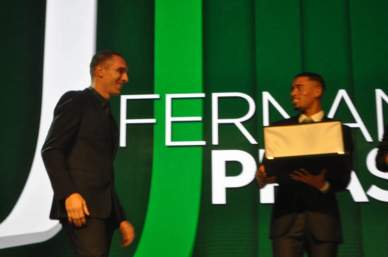 Fernando Prass e Gabriel Jesus em 26 de agosto de 2016, no Espaço das Américas. Jogadores foram homenageados na festa de 102 anos do Palmeiras. Foto: Marcos Júnior Micheletti/Portal TT