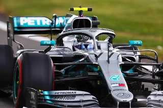 Finlandês ficou com a melhor marca da sexta-feira no traçado inglês. Foto: Mercedes-AMG F1