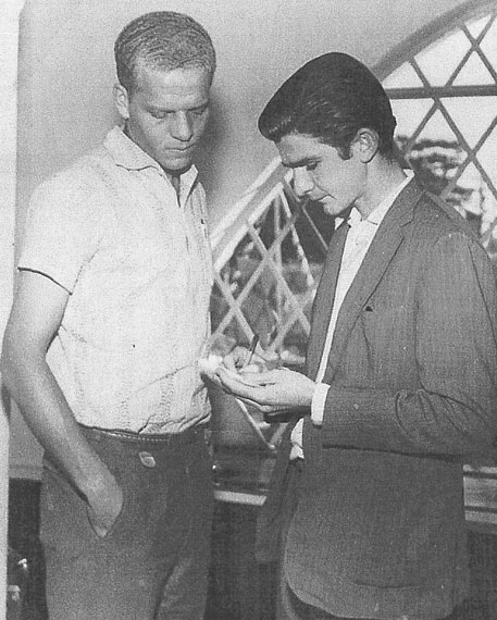 Nesta foto, vemos Ademir da Guia sendo entrevistado, em 1966, pelo jornalista e amigo Fausto Camunha. Nesse dia, o Divino foi ao consultório do Dr. Mário Trigo para tratar dos dentes. 
