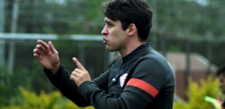 Cobalchini está em sua 2º passagem pelo Inter e treinou time profissional aos 25 anos