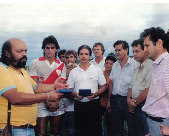 Da esquerda para a direita: Brasil de Oliveira, André Cruz ( com a camisa do Sentimento FC, sendo que nesta partida contra o São Joaquim FC ele jogou de centroavante ), Carlos Batista (também foi homenageado com cartão de prata) e o segundo da direita para a esquerda é o Prefeito Municipal de São Joaquim da Barra à época José Luiz Proença