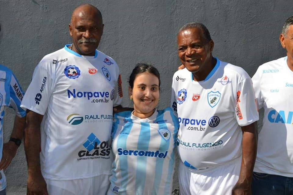 Brandão, à esquerda, e Paraná, à direita, durante o 5° Encontro de Veteranos do Londrina Esporte Clube, dia 8 de dezembro de 2018