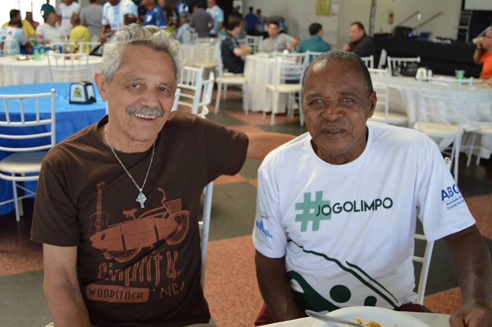 Paraná, de camisa branca, durante o 5° Encontro de Veteranos do Londrina Esporte Clube, dia 8 de dezembro de 2018