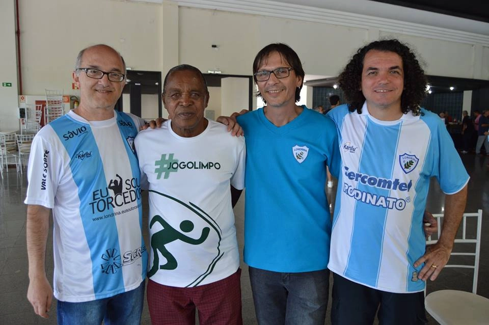 Paraná é o segundo na foto, durante o 5° Encontro de Veteranos do Londrina Esporte Clube, dia 8 de dezembro de 2018