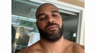 Adriano Imperador teria feito ameaças ao promoter Yuri Monteiro, de 27 anos
