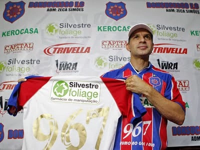 Em agosto de 2011, Túlio foi apresentado na equipe do Bonsucesso do Rio de Janeiro, com a camisa 967, que segundo ele, é o número de gols que ele marcou até o dia de sua apresentação na agremiação carioca.  Foto  Site Oficial do Bonsucesso. 