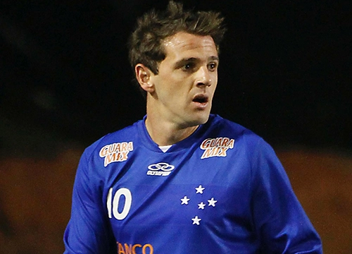 Montillo - Ex-meia-atacante do Cruzeiro, Santos e Botafogo
