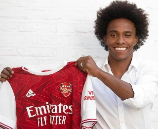 Timão teria feito uma sondagem ao jogador do Arsenal, da Inglaterra. Foto: Facebook/Reprodução