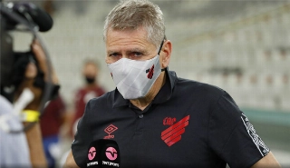 Treinador hoje é diretor de futebol do Athletico Paranaense. Foto:José Tramontin/athletico.com.br